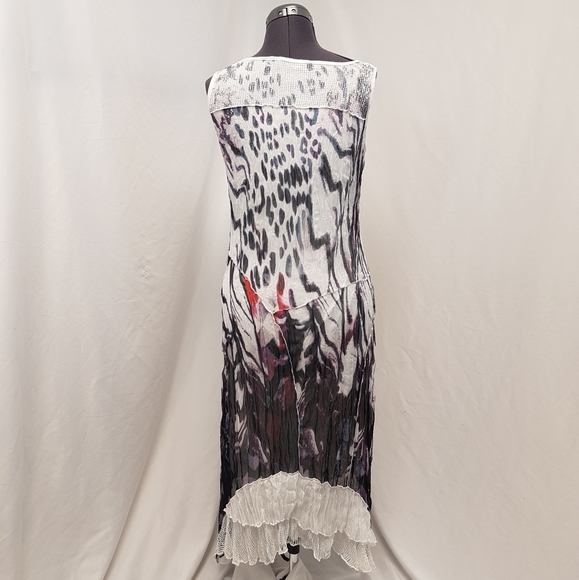 So pretty, NWT, Elena Wang dress. - Picture 5 of 11